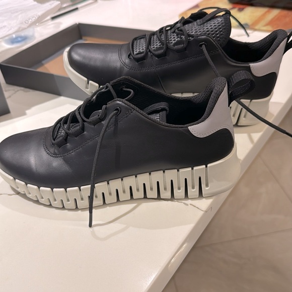 Ecco ECCO GRUUV Leather Sneakers - Picture 2 of 4